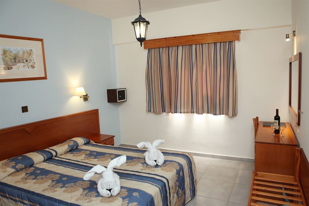 Kefalos - Damon Hotel Apartments Paphos Exterior foto