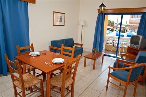 Kefalos - Damon Hotel Apartments Paphos Exterior foto