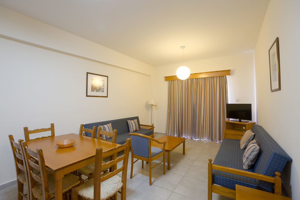 Kefalos - Damon Hotel Apartments Paphos Exterior foto
